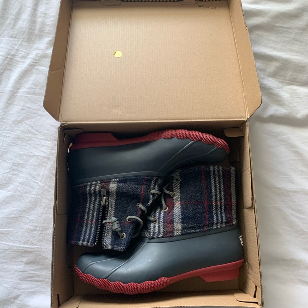 Sperry Saltwater Duck Boot Red Plaid 7.5